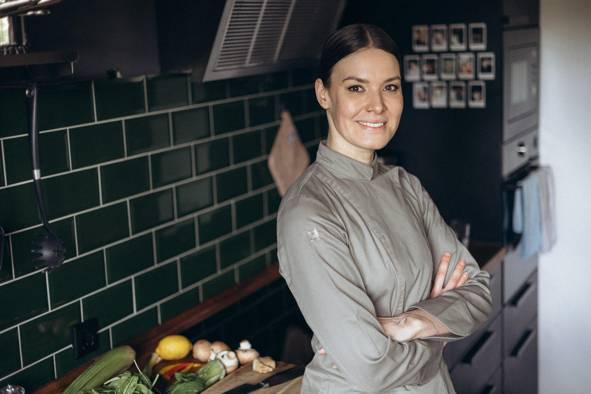 Seite_Ernährungsberatung_StehendinKüche